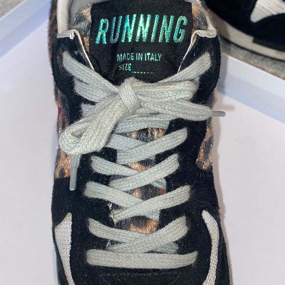 Golden goose running sneakers. Cheetah print with red star. Size 39, US 7 - Picture 4 of 4